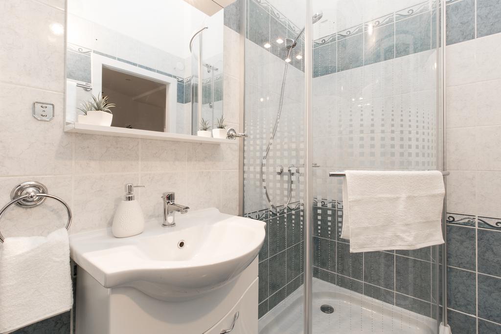 Bpm: Dob70 Classic Apartment In Downtown Budapest Chambre photo